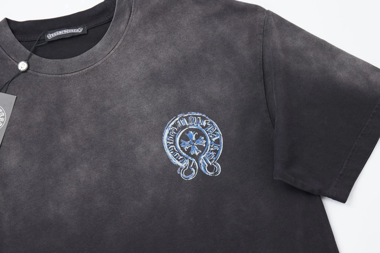 🅿️220 High quality ✨Cro❤✨🆕Classic logo letter pattern short sleeves. Official website synchronization, pure cotton fabric at the counter! Comfortable against the skin, durable and easy to wear, classic and simple logo design, meticulous original craftsmanship, customized 290G same vat dyed fabric, very comfortable to the touch, latest brick cabinet synchronization, OS off-shoulder version, fashionable and personalized, super versatile and good-looking, very suitable for both men and women, a must-have style, tag, collar label, washed wheat, three labels complete, black, white, 2️⃣ color S M L XL